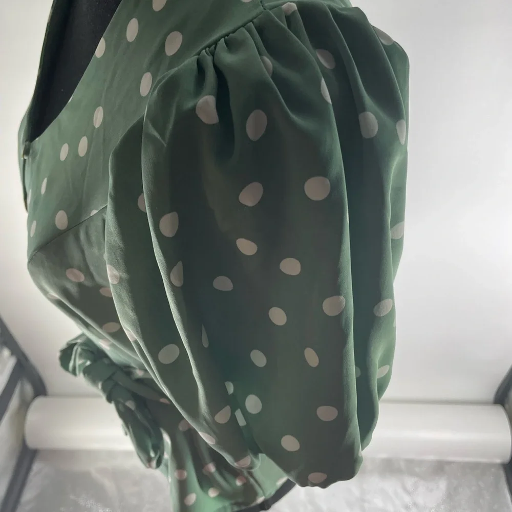 Puffed sleeve polka dot top - Picture 3 of 7
